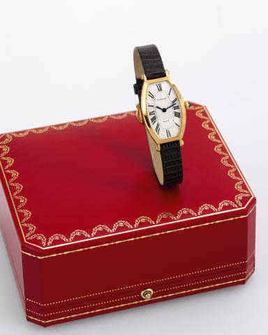 Tonneau Cintr_e Lady.Cartier, Paris, 