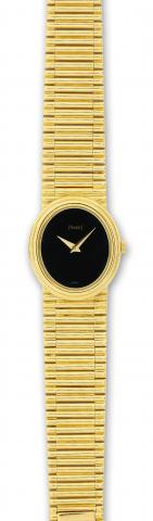 Piaget.Piaget, case No. 299066, Ref. 9812-61. Made in.the 1980's..Fine, oval, 18K yellow gold lady