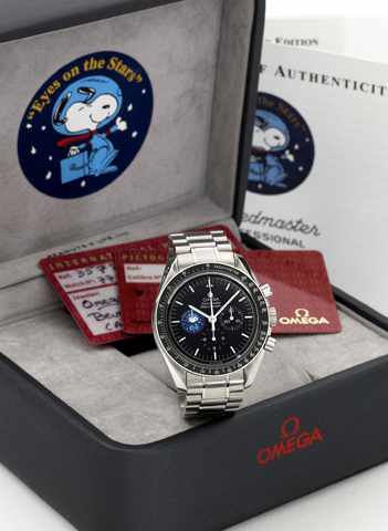 Omega Snoopy Award - Speedmaster.Professional.Omega, Eyes on the Stars, No. 77119841, case No..2829/5441, Ref. 35785100. Made in a limited edition of 5441.pieces in 2005..Fine, water-resistant, stainless steel wristwatch with round.button chronograph, reg