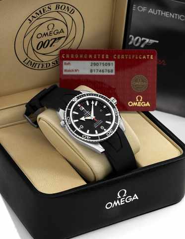 Omega - St eel - Planet Oc ean - Casino.Royale 007.Omega Seamaster Professional, Co-Axial Chronometer, 600.m / 2000 ft, No. 4910 / 5007, movement No. 81746768.Ref. 29075091. Made in a numbered edition of 5007 pieces in.2006, to coincide with the release o