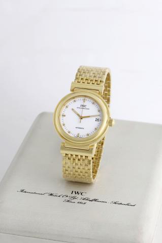 IWC DaVinci SL.International Watch Co., (IWC), Schaffhausen, Da Vinci.SL, Automatic, case No. 2662295, Ref. 926801. Made in the.1990s..Fine, center seconds, water resistant, self-winding, 18K yellow.gold wristwatch with date and an 18K yellow gold IWC 