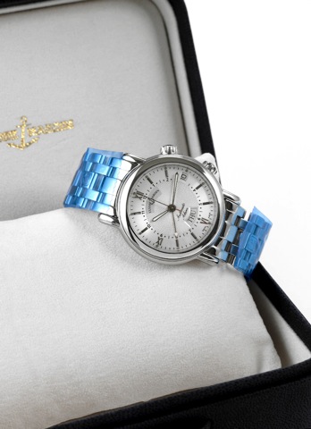 Ulysse Nardin San Marco Alarm.Ulysse Nardin, San Marco Alarm, Automatic, case No. 928.Ref. 603.77..Fine, self-winding, center seconds, two crowns, stainless steel.wristwatch with alarm, day/date and a stainless steel Ulysse.Nardin link bracelet with conce