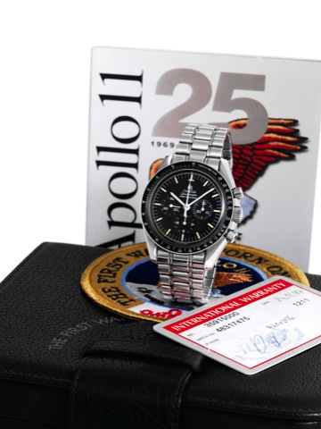 Apollo XI 25th Anniversary.Omega, Speedmaster Professional, No. 2270/2500, case.No. 48317475 Ref. ST 3450062. Made in a limited edition of.2500 pieces in 1994 to celebrate the 25th anniversary of the.first moon landing, sold on December 24th, 1997..Fine a