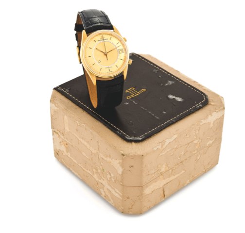 JLC MEMOVOX.Jaeger-LeCoultre, Memovox, movement No. 2320679, case No. 1608503, Ref. 141.012.1. Made in the 1980s..Fine, center seconds, 18 yellow gold wristwatch with date, alarm and 2 crowns. Accompanied by a fitted box and Extract from Jaeger Lecoultre 