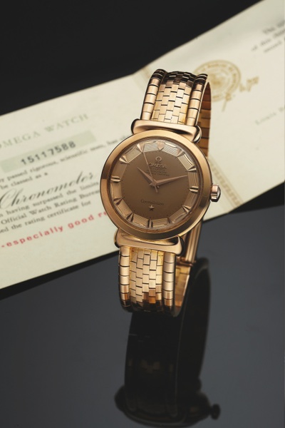 OMEGA REF. 14365 CONSTELLATION.GRANDE LUXE PINK GOLD.Omega, Constellation, Automatic, Chronometer Officially.Certified, No. 15117588, case No. 101848, Ref. 14365 SC..Made circa 1966..Fine and rare, center seconds, self-winding, waterresistant.1