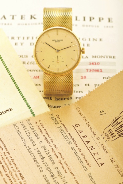 PATEK PHILIPPE REF. 3410 YELLOW GOLD.WITH ORIGINAL PAPERS FROM GOBBI MILAN.Patek Philippe, Genève, movement No. 730861, case No..2620454, Ref. 3410. Sold by Gobbi, Milan on April 5th.1963..Fine and rare, antimagnetic, 18K yellow gold wristwatch