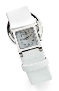 BAUME ET MERCIER BAUME ET MERCIER Vice versa. Cadran nacre et diamants, boitier acier. Bracelet
