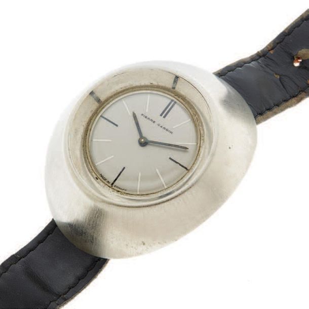 PIERRE CARDIN VERS 1970