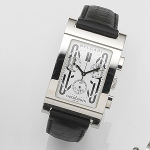 Rettangolo, Ref:RTC49S, Case No.J13095, Circa 2005 23-jewel quartz movement, white dial with applied polished baton hour markers and exaggerated Arabic numerals at 3 and 9, black minute divisions with five minute markers, polished pointed baton hands with