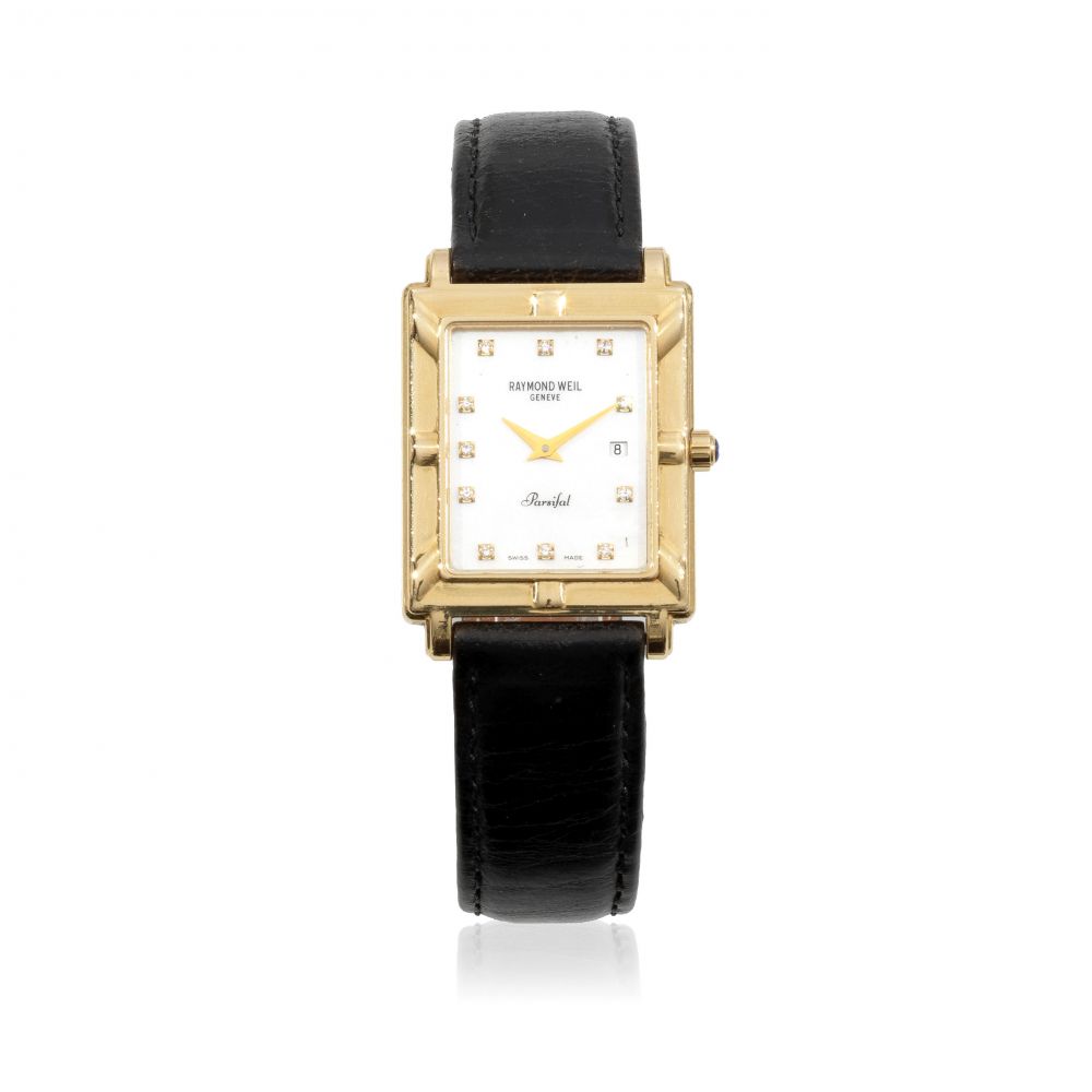 Raymond Weil. An 18K gold quartz rectangular calendar wristwatch with mother of pearl dial