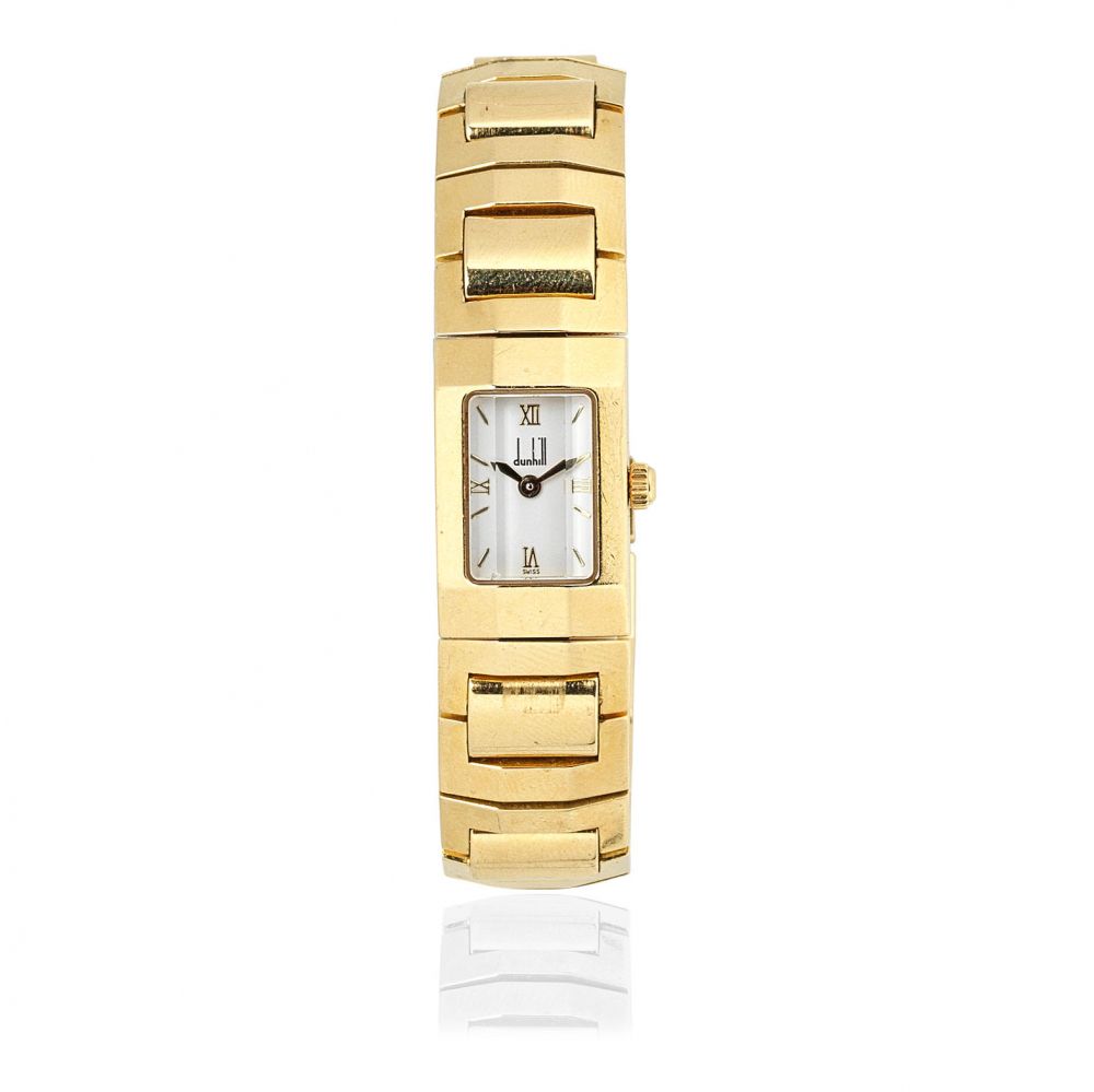 Dunhill. An 18K gold quartz bracelet watch