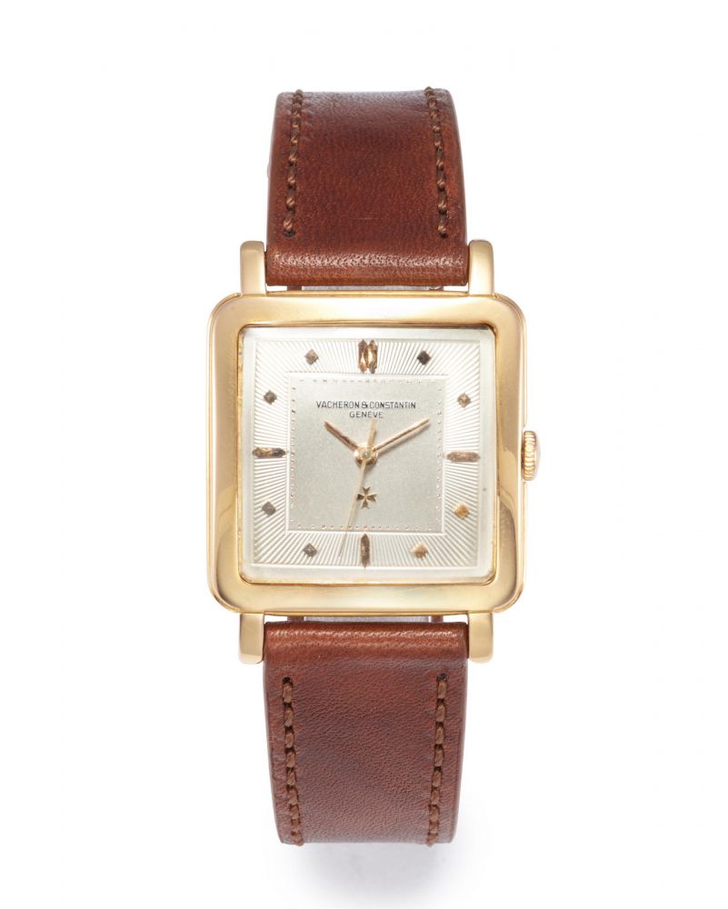 VACHERON CONSTANTIN. A RARE SQUARE PINK GOLD CENTRE SECONDS WRISTWATCH WITH ENGINE TURNED TEXTURED DIAL, CIRCA 1955