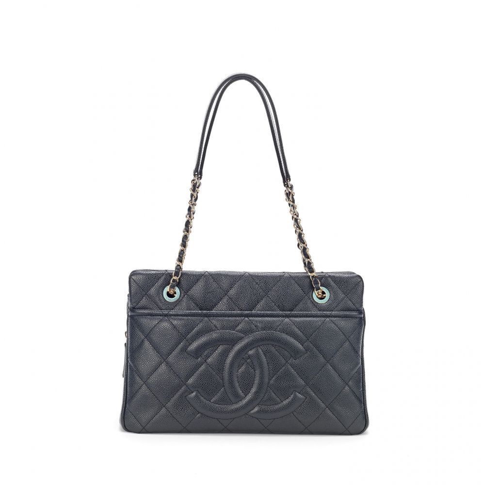 A BLACK CAVIAR LEATHER CC SHOPPING TOTE