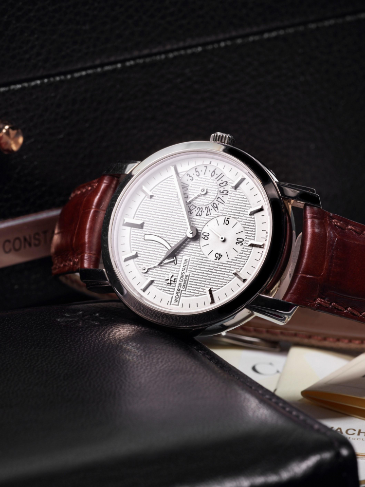 VACHERON CONSTANTIN | MALTE, REF.83060, A WHITE GOLD WRISTWATCH WITH DATE AND POWER RESERVE INDICATOR, CIRCA 2009