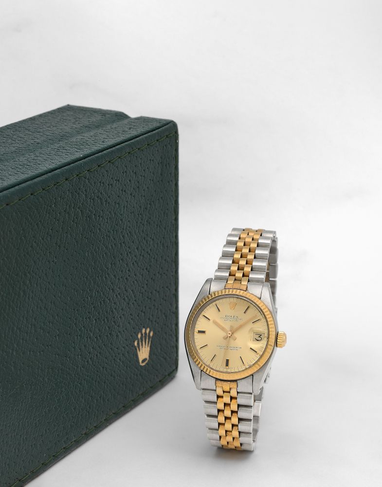 ROLEX. MONTRE BRACELET EN OR JAUNE 18K (750) ET ACIER AVEC DATE MOUVEMENT AUTOMATIQUE