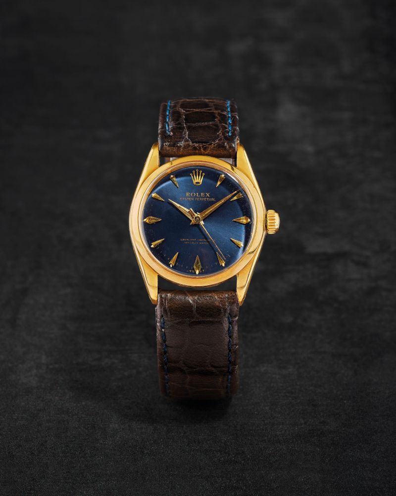 ROLEX. MONTRE BRACELET EN OR JAUNE 18K (750) TAILLE MEDIUM AVEC RARE CADRAN BLEU MOUVEMENT AUTOMATIQUE