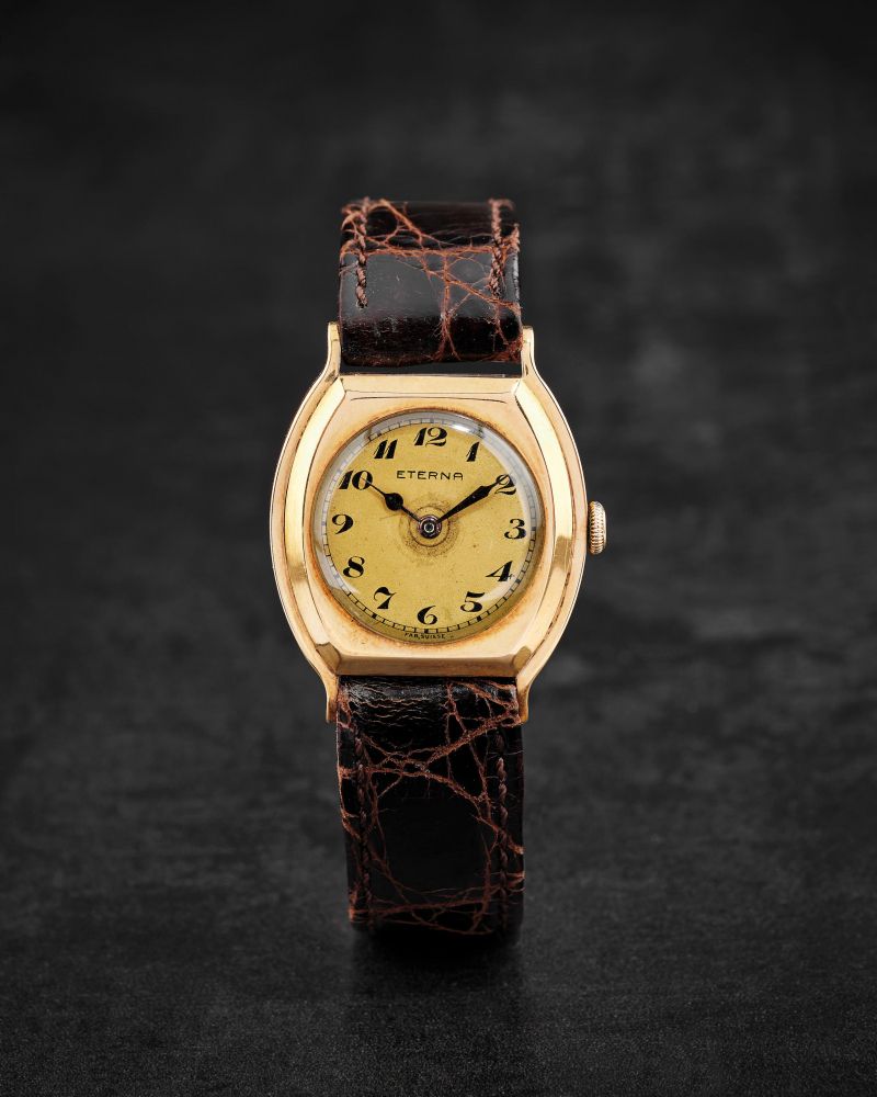 ETERNA. RARE MONTRE BRACELET EN OR 14K (585) DE FORME TONNEAU MOUVEMENT MECANIQUE