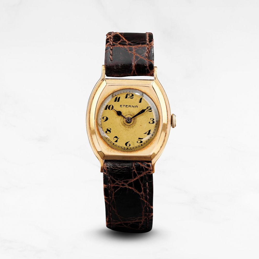 Eterna. Rare montre bracelet en or jaune 14K (585) de forme tonneau mouvement mécanique