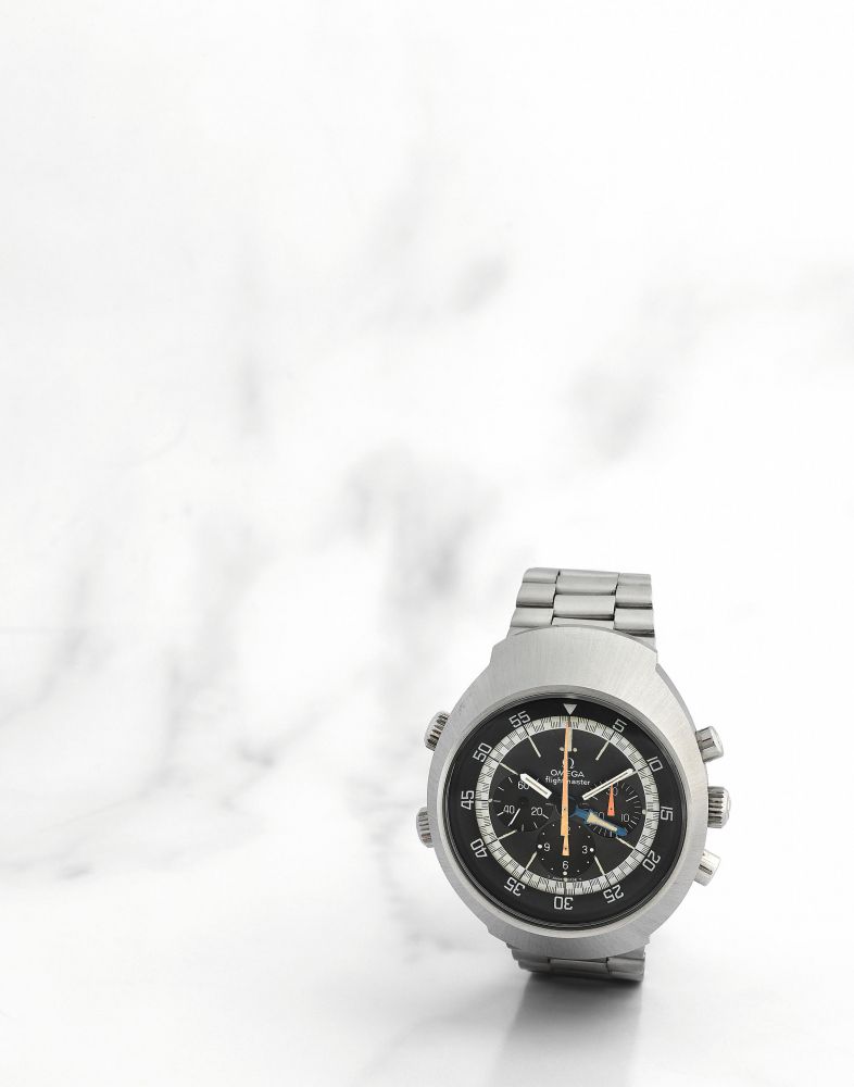 Omega. Chronographe bracelet en acier mouvement mecanique