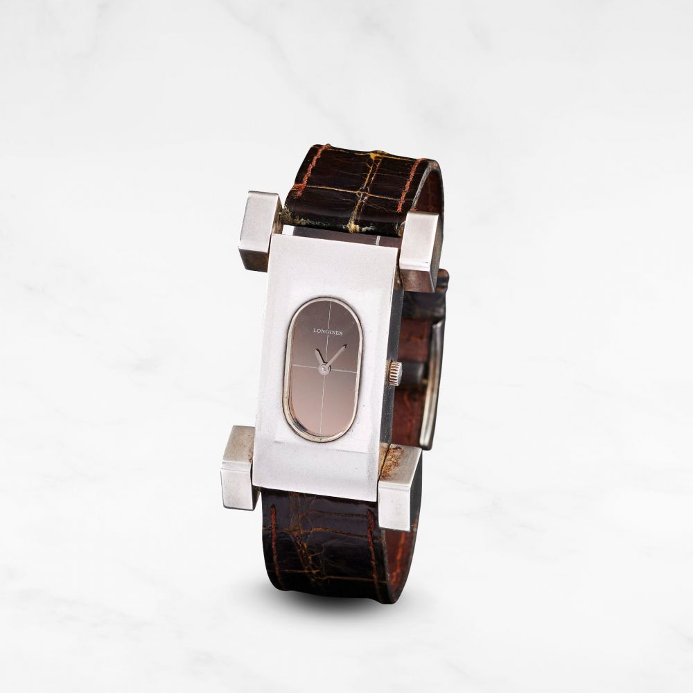 Longines. Rare montre bracelet en argent (925) de forme rectangulaire et électronique dessinée par Serge Manzon