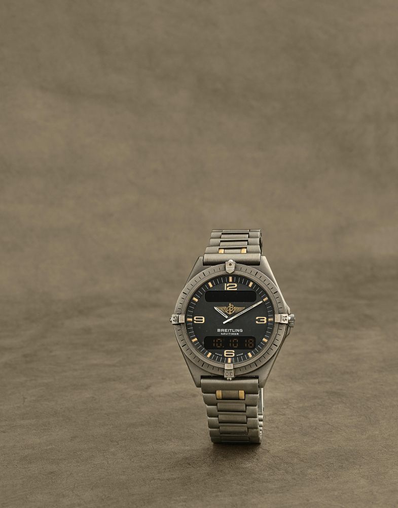 Breitling. Montre bracelet en titane affichage digital et analogique mouvement quartz