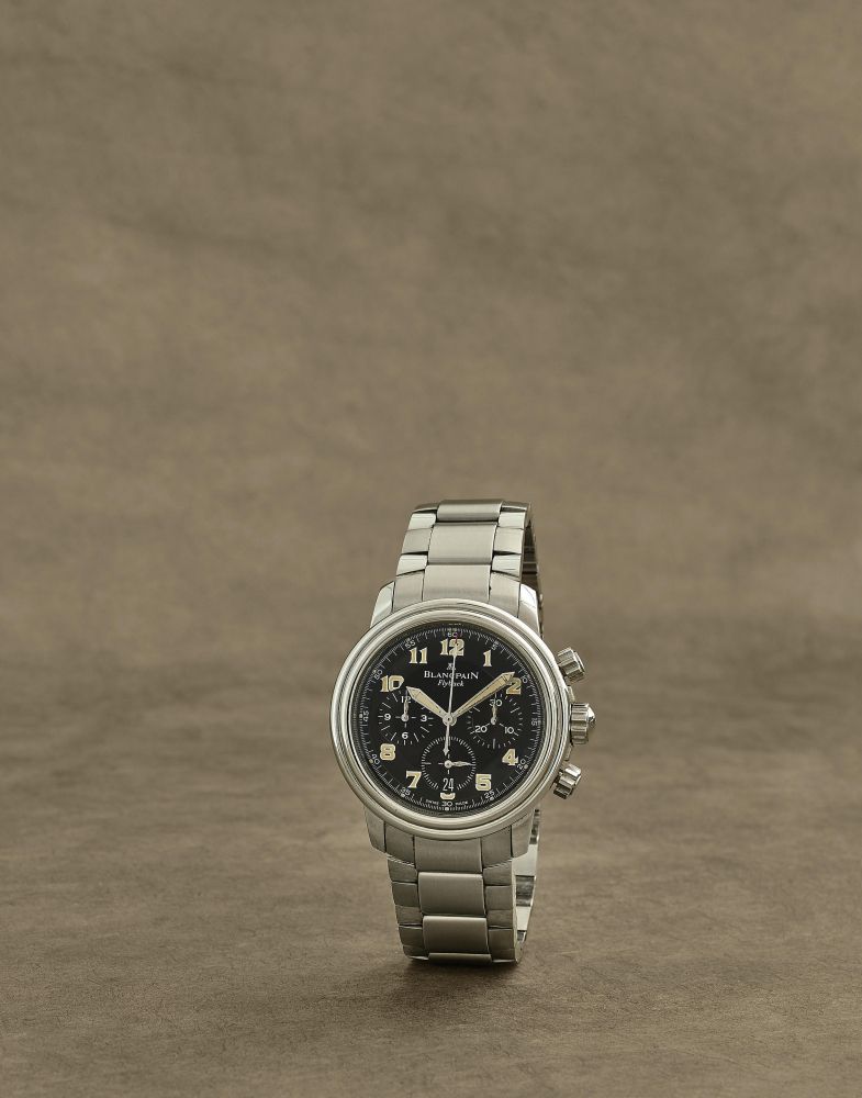 Blancpain. Chronographe bracelet en acier avec date mouvement automatique