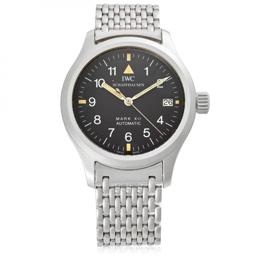 IWC. A STAINLESS STEEL AUTOMATIC CALENDAR WRISTWATCH
