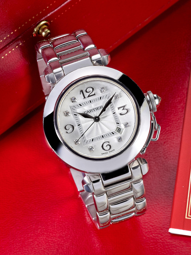 CARTIER | PASHA, REF.2398, A WHITE GOLD BRACELET WATCH WITH DATE AND DIAMOND-SET INDEXES, CIRCA 2000