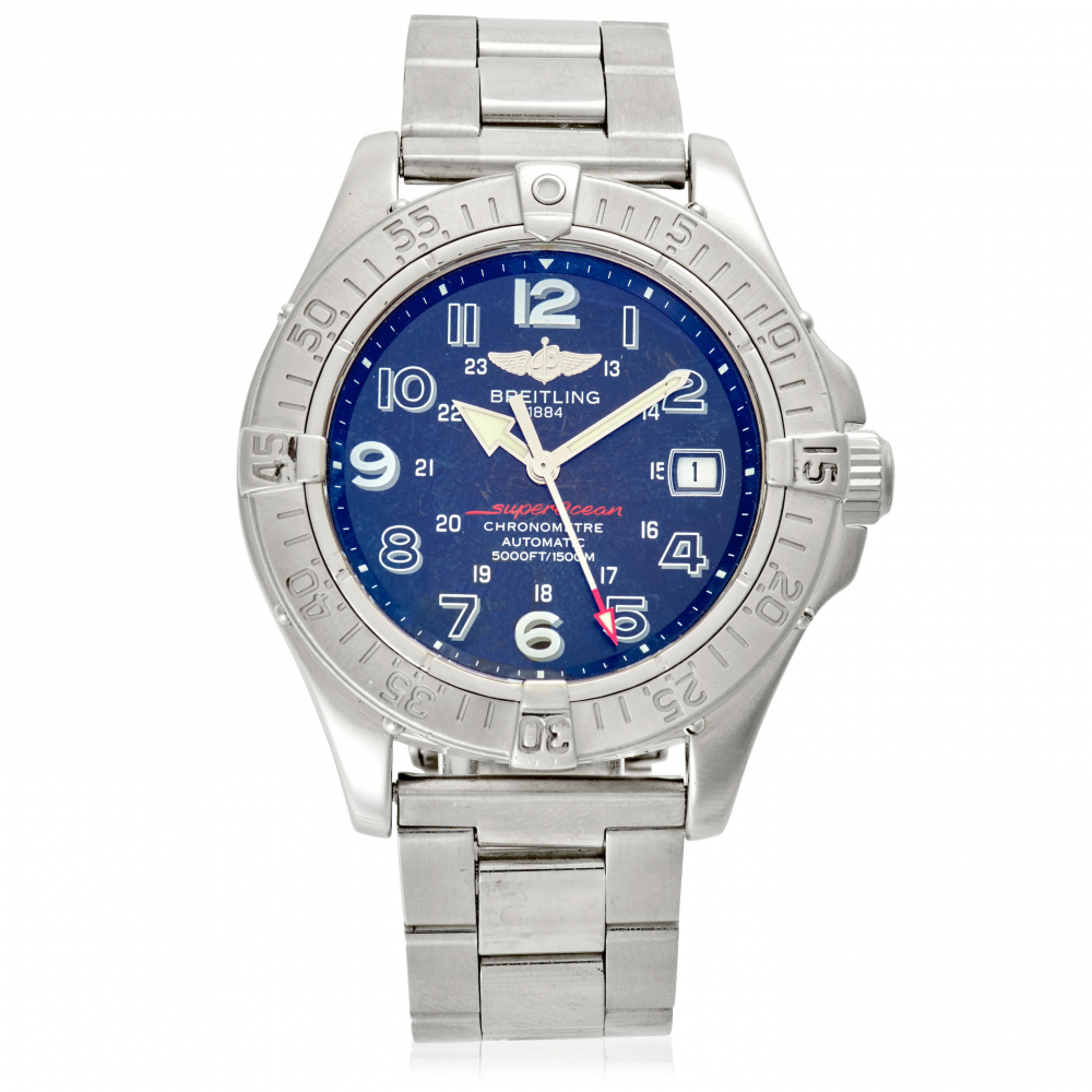 BREITLING. A STAINLESS STEEL AUTOMATIC CALENDAR BRACELET WATCH