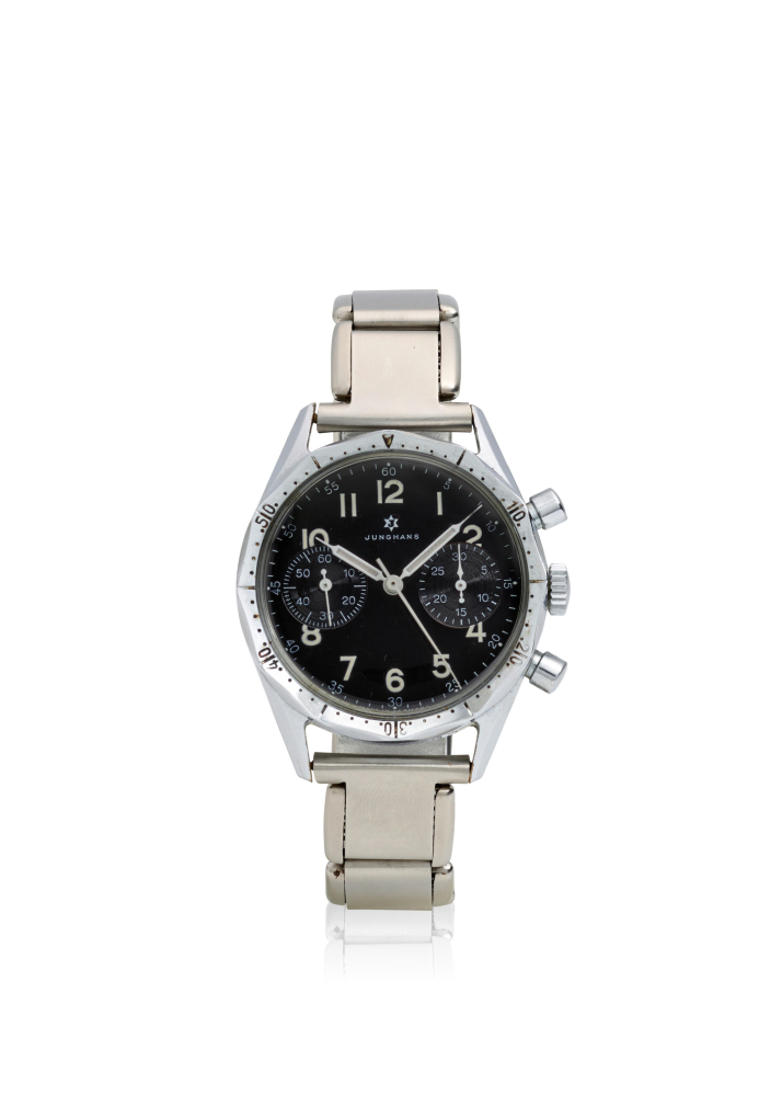 JUNGHANS. A STAINLESS STEEL MANUAL WIND CHRONOGRAPH BRACELET WATCH