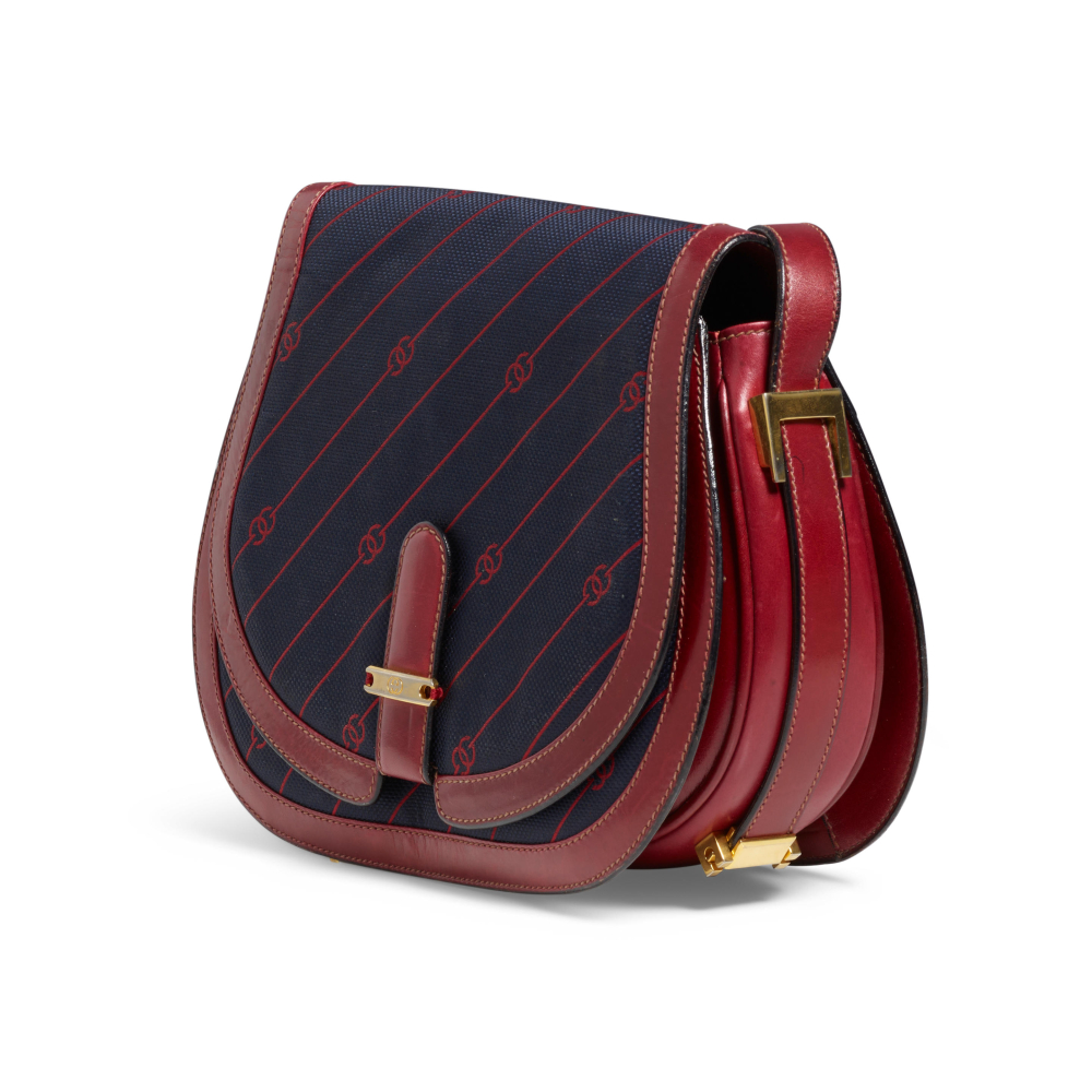 GUCCI: GG LOGO CROSSBODY SADDLE BAG