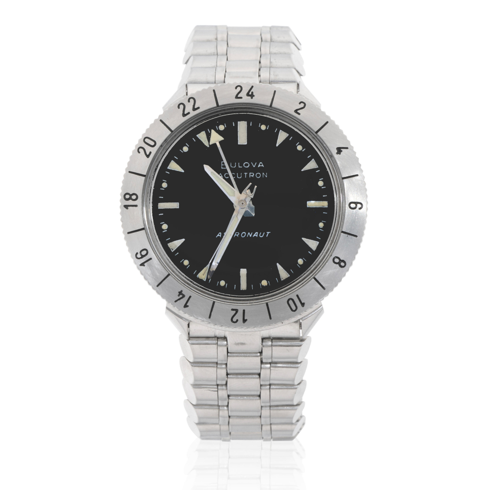 Bulova. A stainless steel electronic bracelet watch