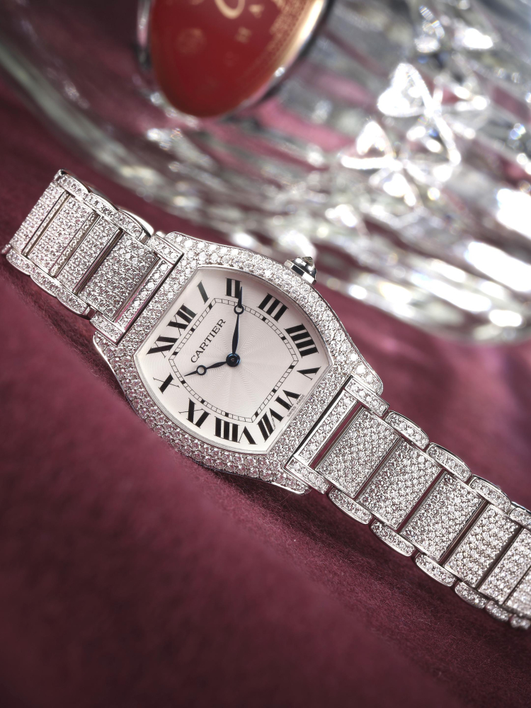 CARTIER | TORTUE, REF.2497, A WHITE GOLD AND DIAMOND-SET BRACELET WATCH, CIRCA 2018