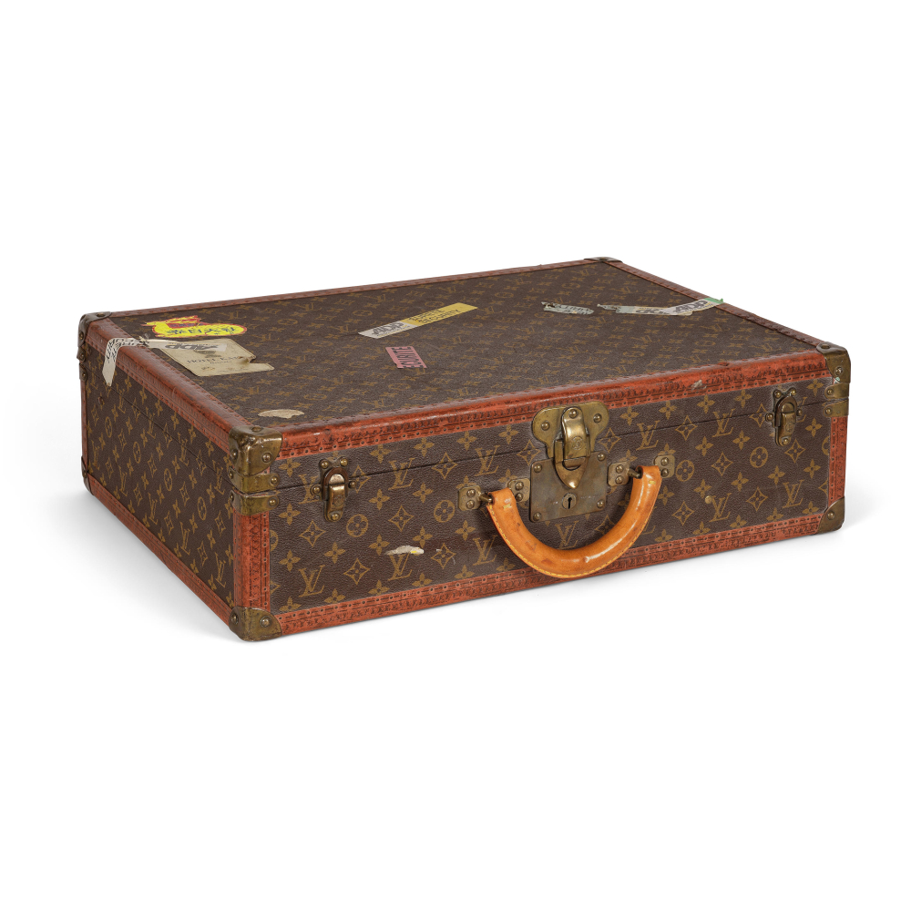 Louis Vuitton. Valise Bisten en toile Monogram à multiples étiquettes.