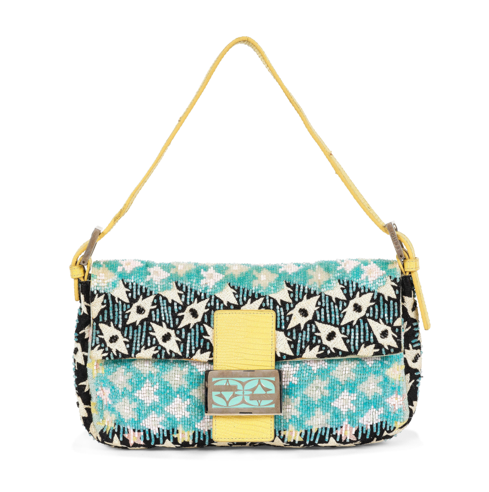 FENDI, circa 2010.  Sac "Baguette" entièrement brodé de sequins dans les tons bleus.