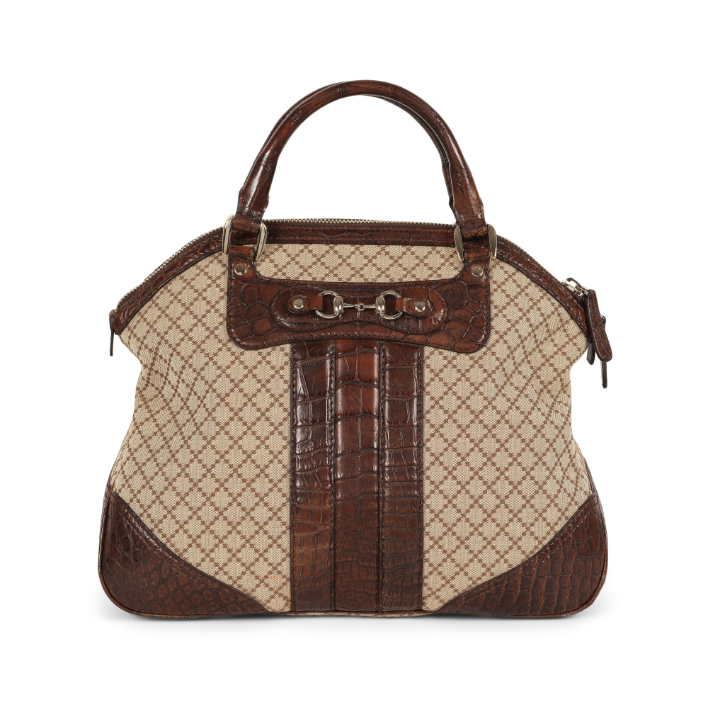 GUCCI. Sac Catherine en toile à matelassé beige et alligator chocolat.