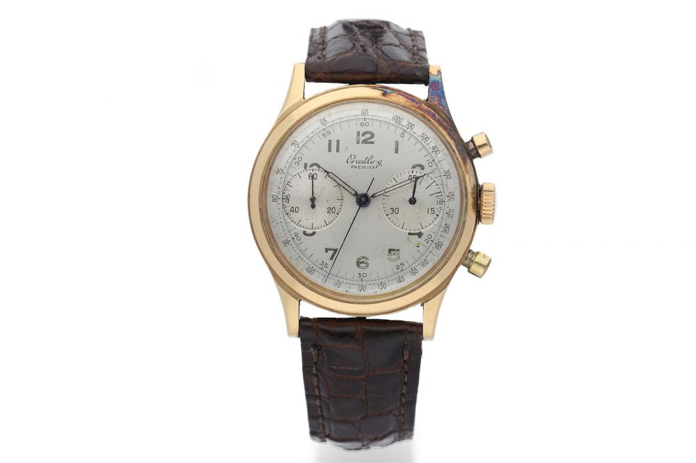 Breitling. A Yellow Gold Chronograph Wristwatch