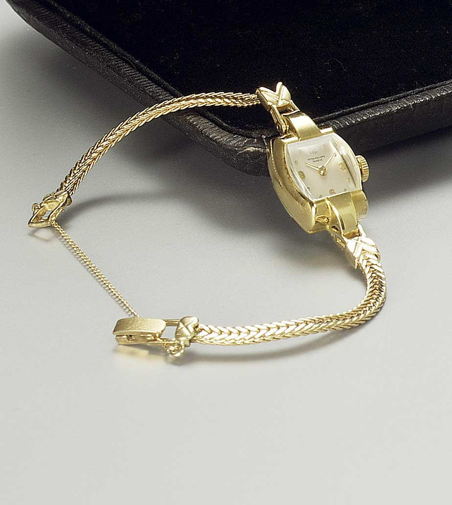 Patek Philippe. An 18ct gold lady's bracelet watch