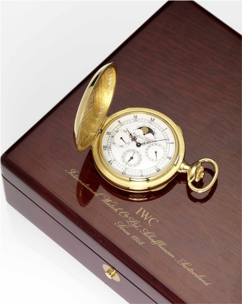International Watch Company. A fine and rare 18ct gold full hunter calendar pocket watch
