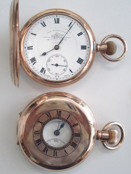 A lot of two various pocket watches