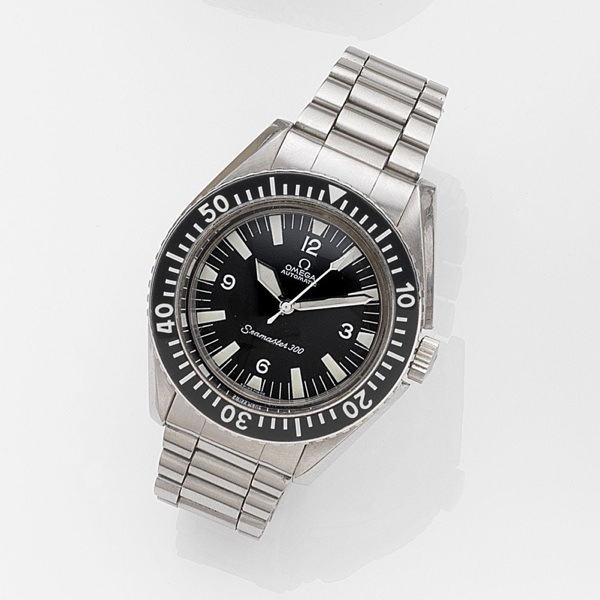 Omega. A stainless steel automatic centre seconds bracelet watch