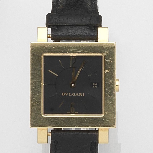 Bulgari. An 18ct gold quartz calendar wristwatch