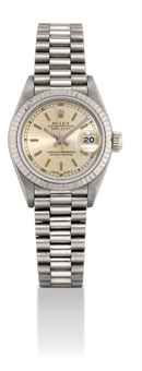 ROLEX. A LADY'S 18K WHITE GOLD AUTOMATIC WRISTWATCH WITH SWEEP CENTRE SECONDS, DATE AND BRACELET