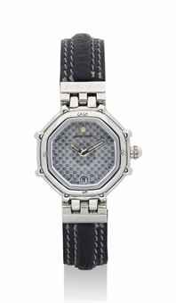 GERALD GENTA. A LADY'S STAINLESS STEEL OCTAGONAL WRISTWATCH WITH DATE