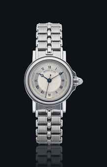 BREGUET. A LADY'S 18K WHITE GOLD AUTOMATIC WRISTWATCH WITH SWEEP CENTRE SECONDS, DATE AND BRACELET