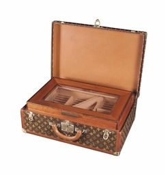 LOUIS VUITTON. A FINE VINTAGE SUITCASE MODIFIED AS HUMIDOR CIGAR BOX, CUSTOMIZED BY BERNARDINI LUXURY VINTAGE
