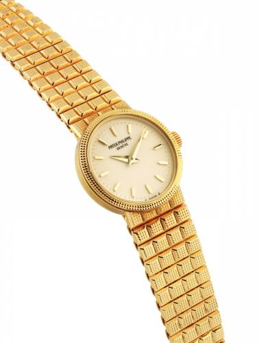 PATEK PHILIPPE. A LADY/bb’/bbS FINE 18K GOLD BRACELET WATCH /b