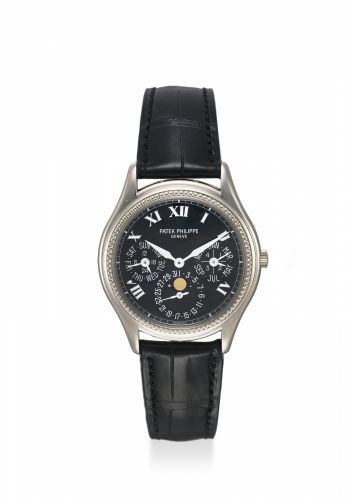 PATEK PHILIPPE. A FINE AND RARE 18K WHITE GOLD LIMITED EDITION AUTOMATIC PERPETUAL CALENDAR WRISTWATCH WITH MOON PHASES, LEAP YEAR, 24 HOUR INDICATION, ORIGINAL CERTIFICATE AND BOX/bb