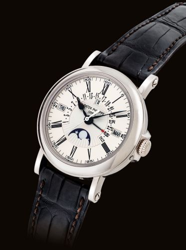 PATEK PHILIPPE. A FINE 18K WHITE GOLD AUTOMATIC PERPETUAL CALENDAR WRISTWATCH WITH SWEEP CENTRE SECONDS, RETROGRADE DATE, MOON PHASES AND LEAP YEAR INDICATION