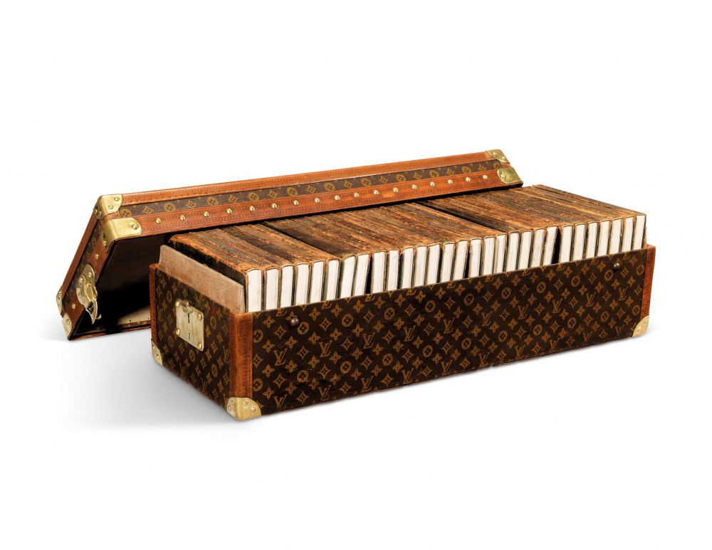 A RARE, BRITANNICA LIBRARY TRUNK WITH FULL SET OF 1911 BRITANNICA ENCYCLOPAEDIA 1/1000 - LOUIS VUITTON, 1911